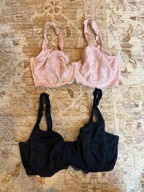 Victoria's Secret Lace Underwire Bras in Blush and Black
